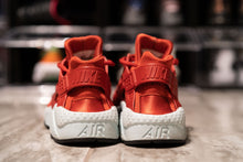 Load image into Gallery viewer, Wmns Air Huarache Run &#39;All Red&#39; -  634835 601 (Size 9W -  Worn)
