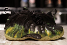 Load image into Gallery viewer, Air Foamposite One &#39;Paranorman&#39; SKU: 579771 003 (Size 7 -Worn) PROMO

