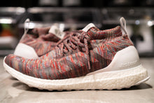 Load image into Gallery viewer, Kith x UltraBoost Mid &#39;Aspen&#39; SKU: BY2592 (Size 7 - Worn)
