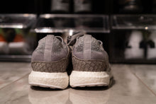 Load image into Gallery viewer, EQT King Push S76777 (Size 6 -  Worn)
