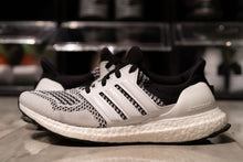 Load image into Gallery viewer, Tee Time Ultra Boost AF5756 (Size 6 -  Worn)
